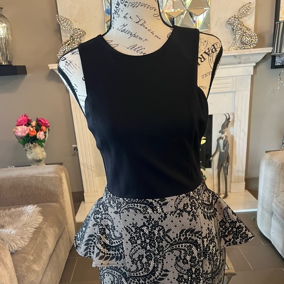 🆕 BeBe Dress - Picture 8 of 15